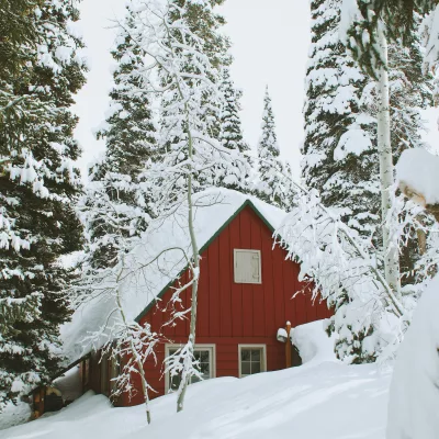Grand Nord Cabin rouge