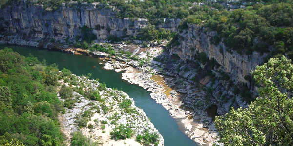 Vue panoramique des Gorges de l'Ardèche